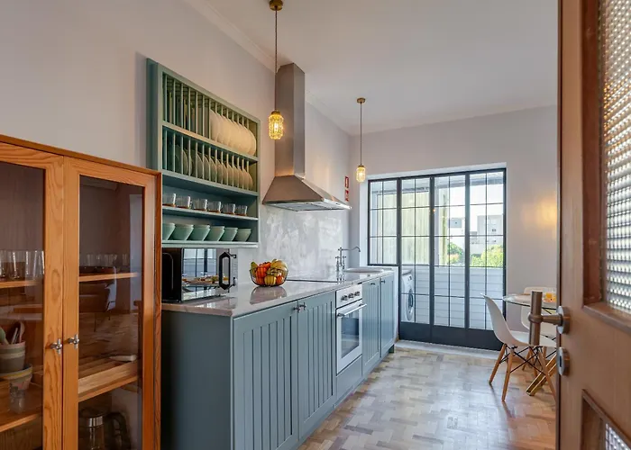 Light-filled Cedofeita By Hostwise * Porto