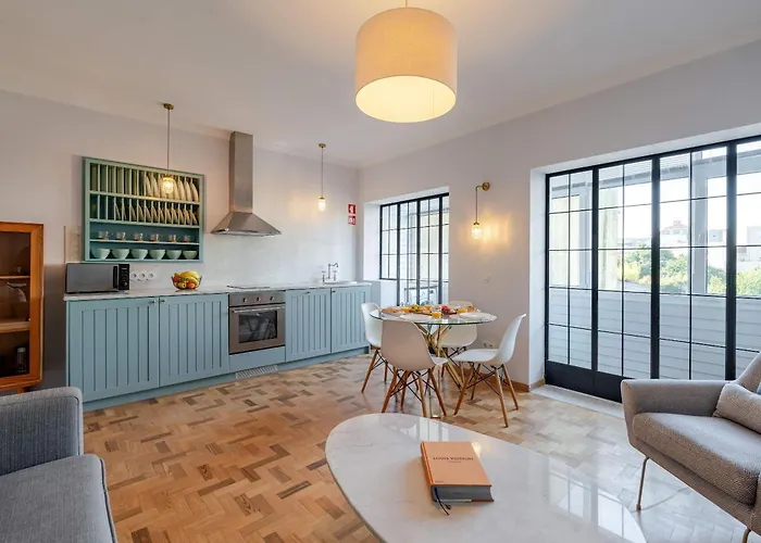 Light-filled Cedofeita By Hostwise Porto