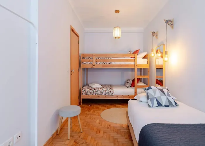 Light-filled Cedofeita By Hostwise