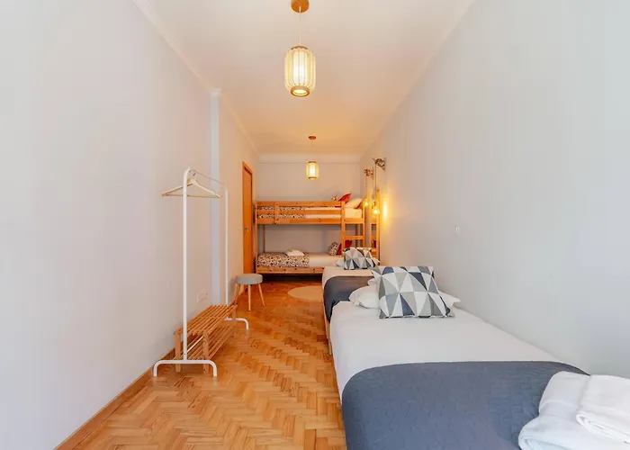 Light-filled Cedofeita By Hostwise * Porto