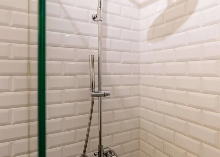 Light-filled Cedofeita By Hostwise Apartment Porto